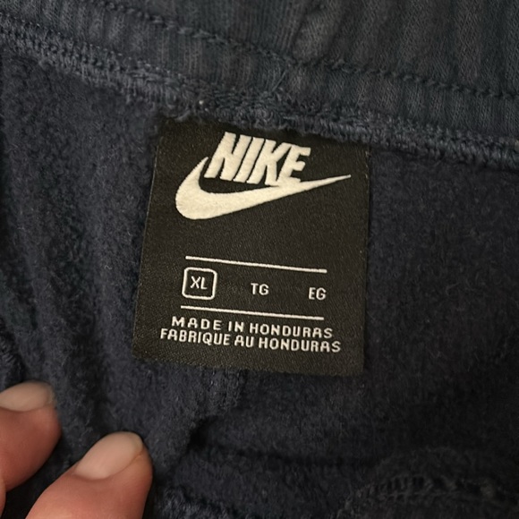 Nike Men’s Large Navy Sweatpants. - Picture 3 of 4